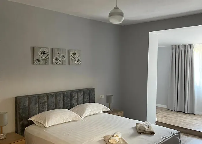 Theranda Apartament