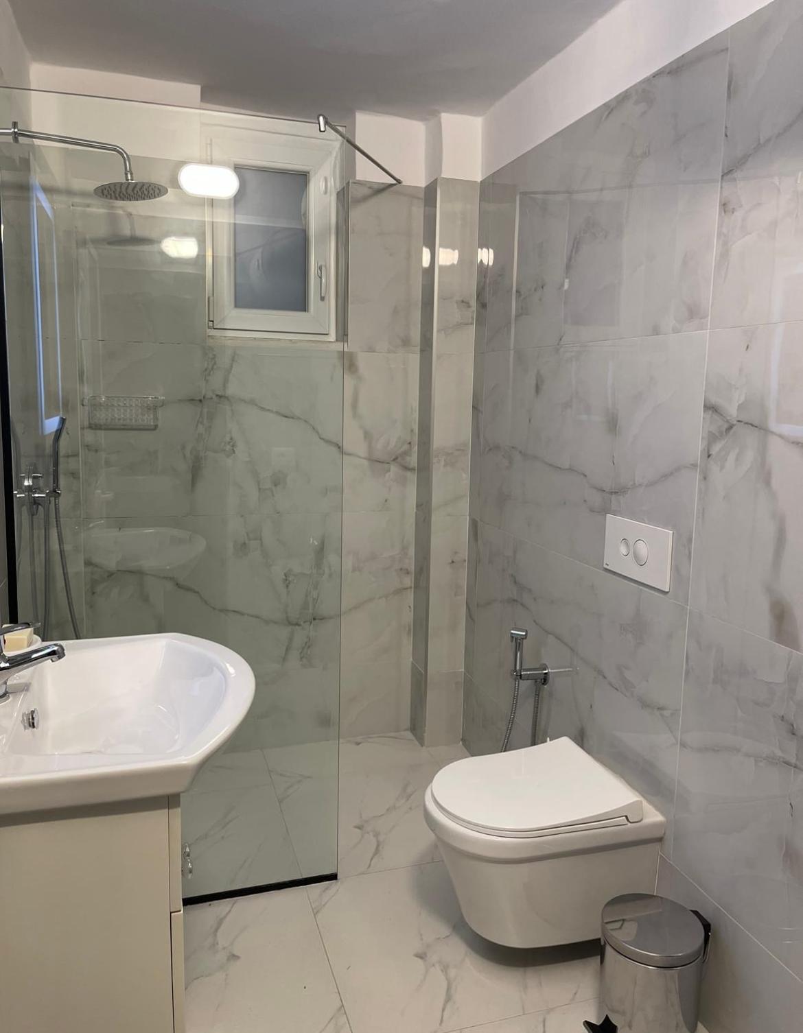 Apartament Theranda *